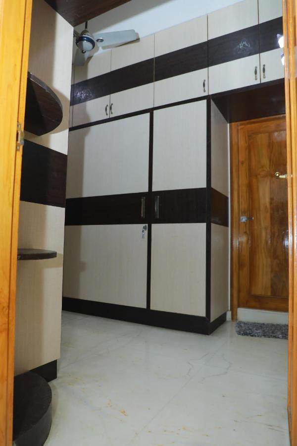Hill View Paradise - 2Bhk'S & Rooms - A Golden Group Of Premium Home Stays - Tirupati Luaran gambar