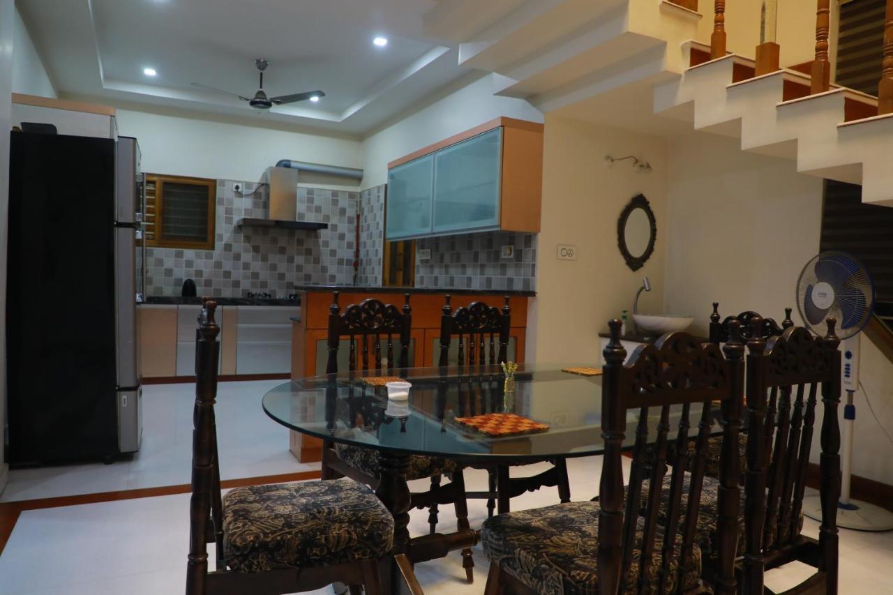 Hill View Paradise - 2Bhk'S & Rooms - A Golden Group Of Premium Home Stays - Tirupati Luaran gambar