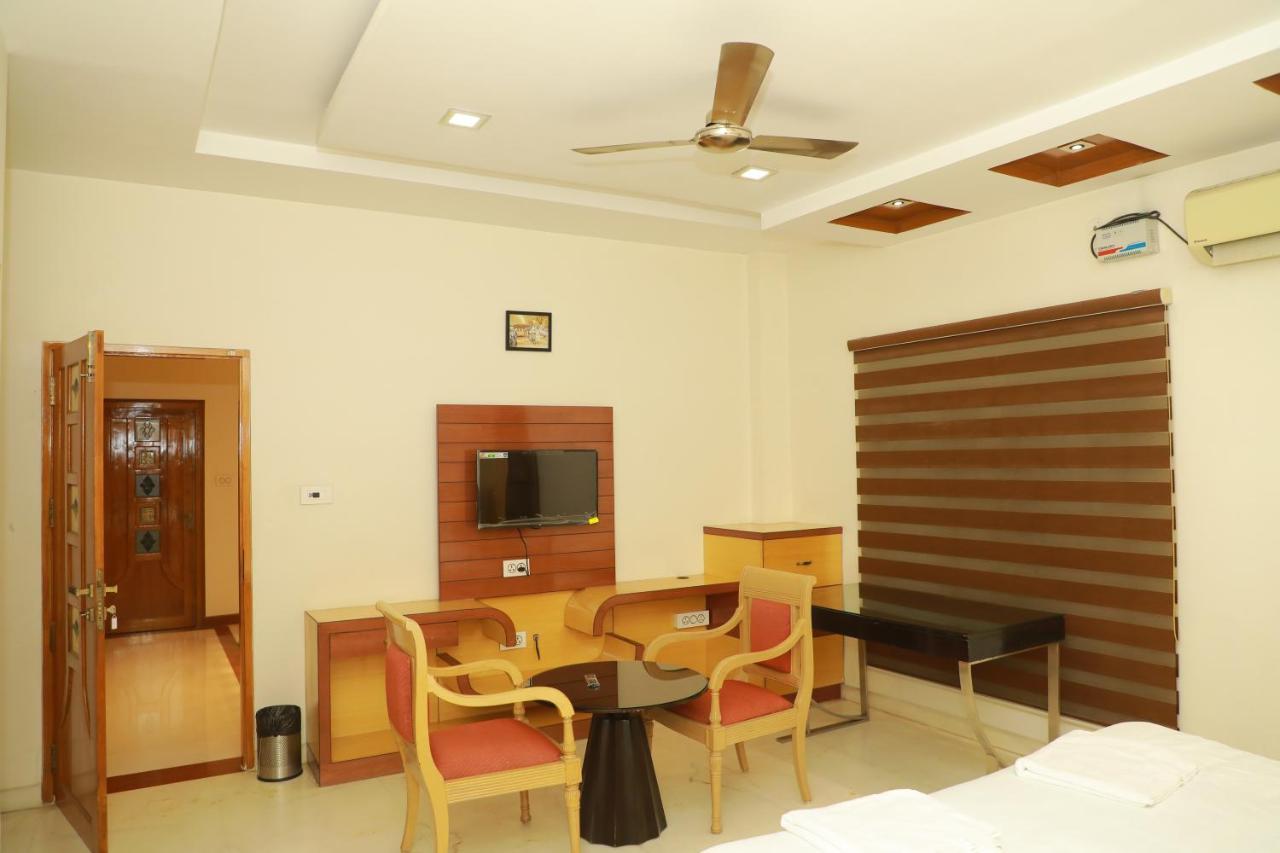 Hill View Paradise - 2Bhk'S & Rooms - A Golden Group Of Premium Home Stays - Tirupati Luaran gambar